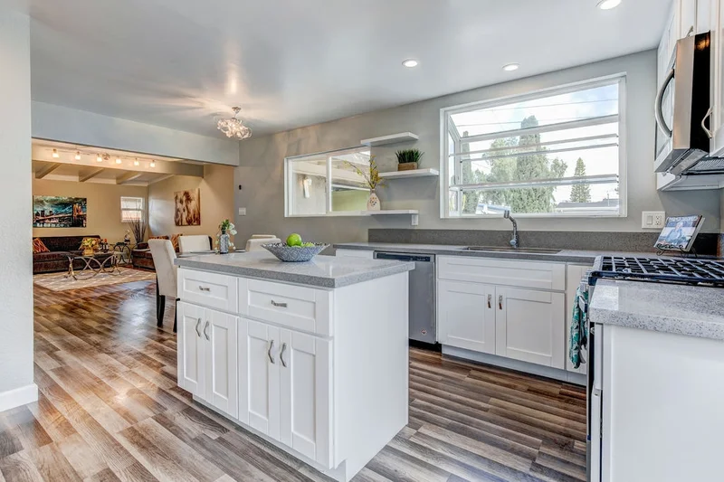 5571 Bergen St, San Diego, CA 92117