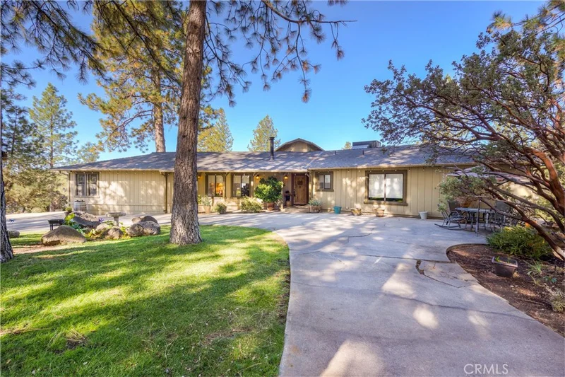52052 Road 426, Oakhurst, CA 93644
