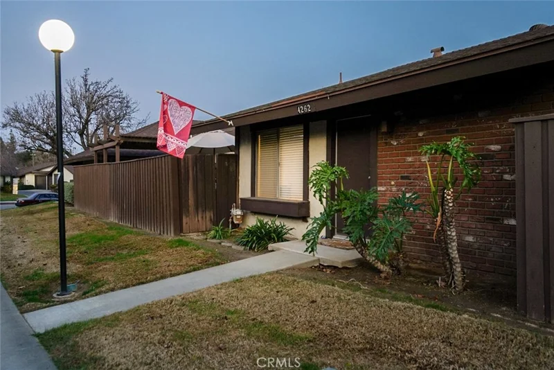 4262 Kingsbury, Riverside, CA 92503