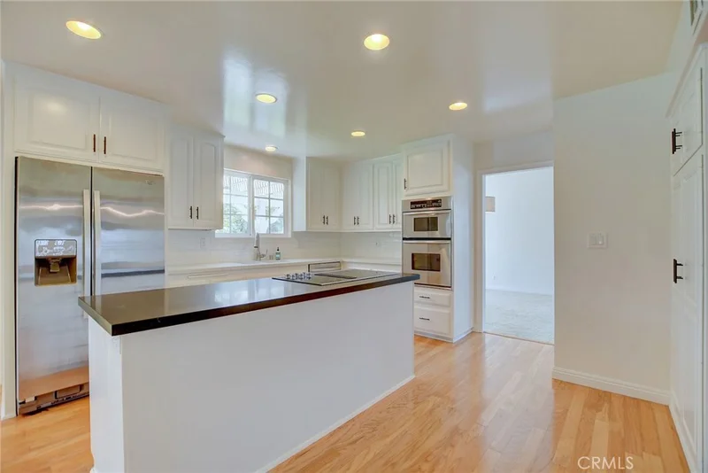1869 Tahiti, Costa Mesa, CA 92626