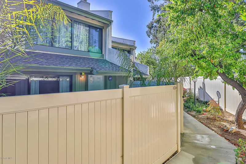 5249 Colodny #7, Agoura Hills, CA 91301