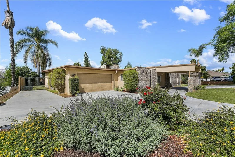 1156 Lyndhurst, Riverside, CA 92507