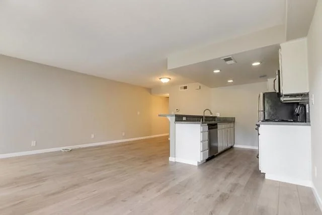 2700 Cahuenga #1304, Los Angeles, CA 90068