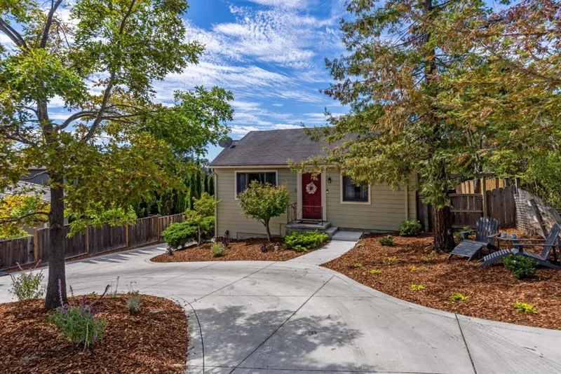 434 Summit, Redwood City, CA 94062