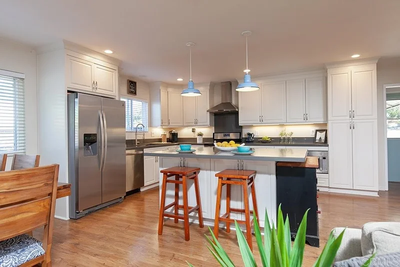 10047 Estrella Dr, La Mesa, CA 91941