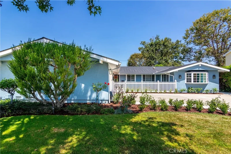 11351 Loch Lomond, Rossmoor, CA 90720