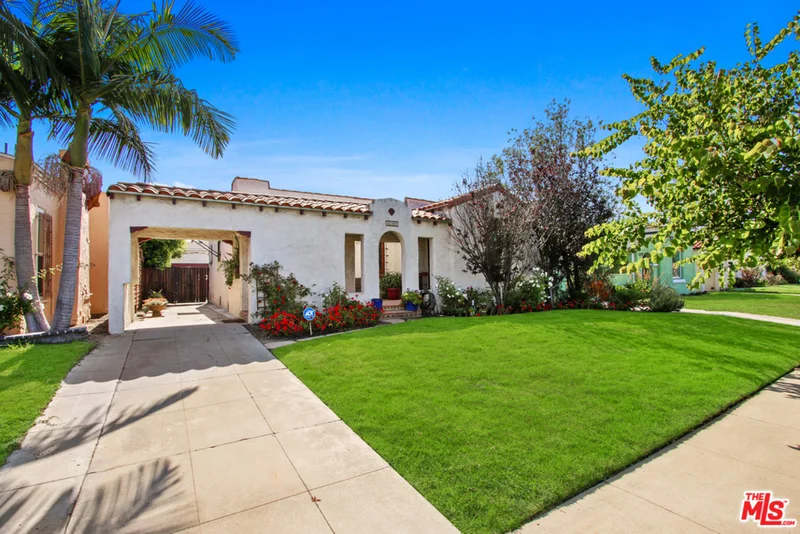 8702 2nd, Inglewood, CA 90305