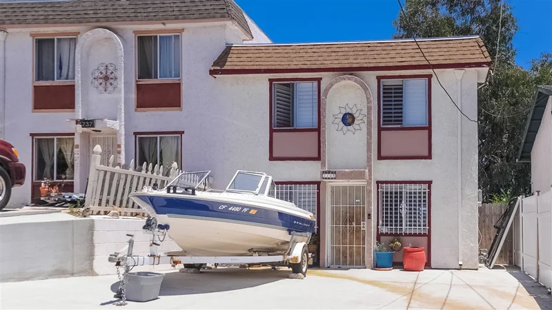 2735 Menlo, San Diego, CA 92105