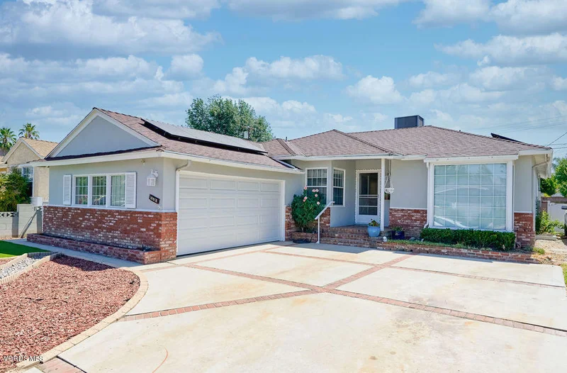 10018 Memory Park, San Fernando, CA 91345