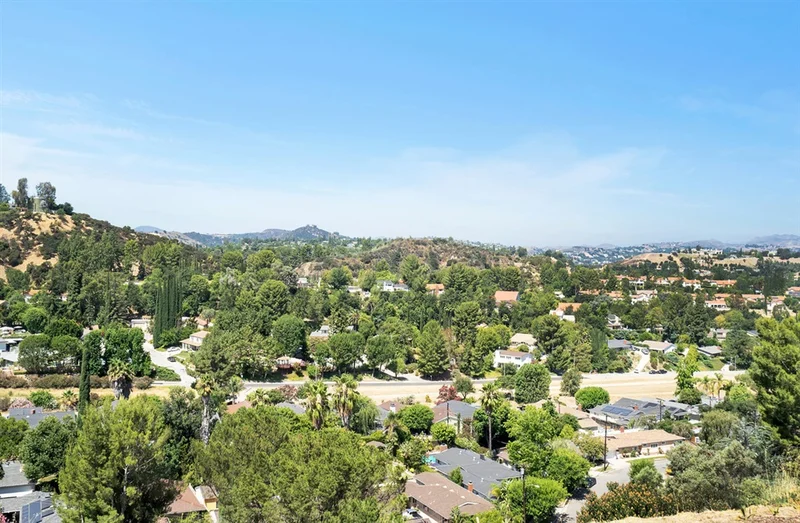 4332 Torreon Dr, Woodland Hills, CA 91364