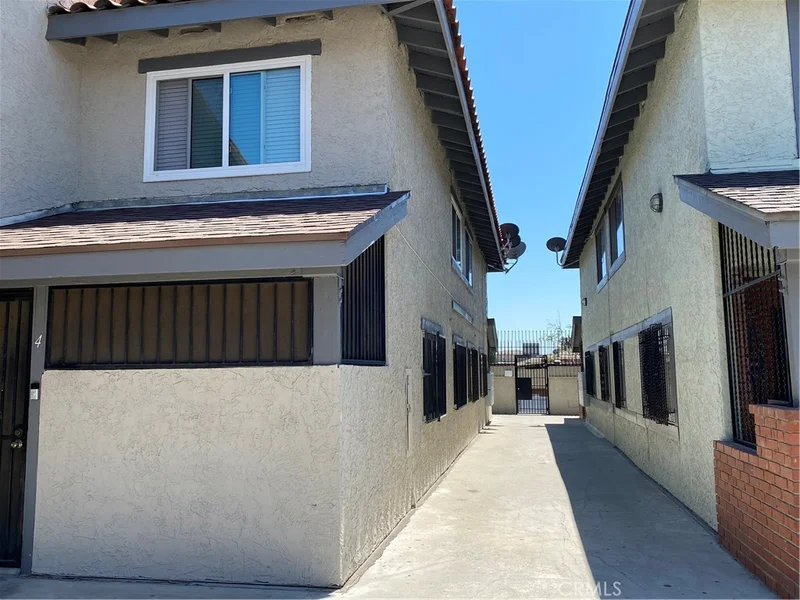 1239 Rosecrans #4, Gardena, CA 90247