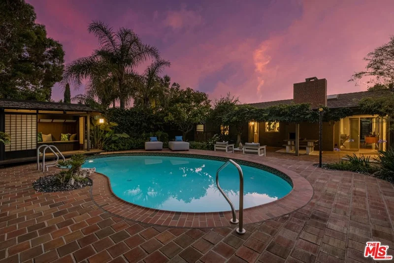 270 Tavistock, Los Angeles, CA 90049