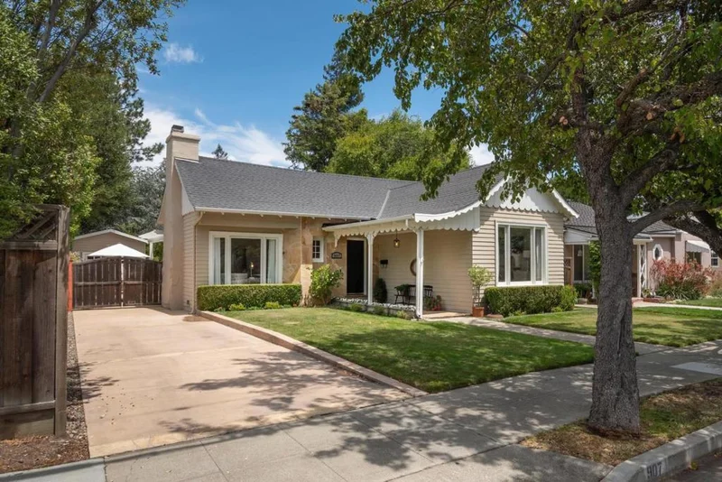 907 Woodland, San Carlos, CA 94070