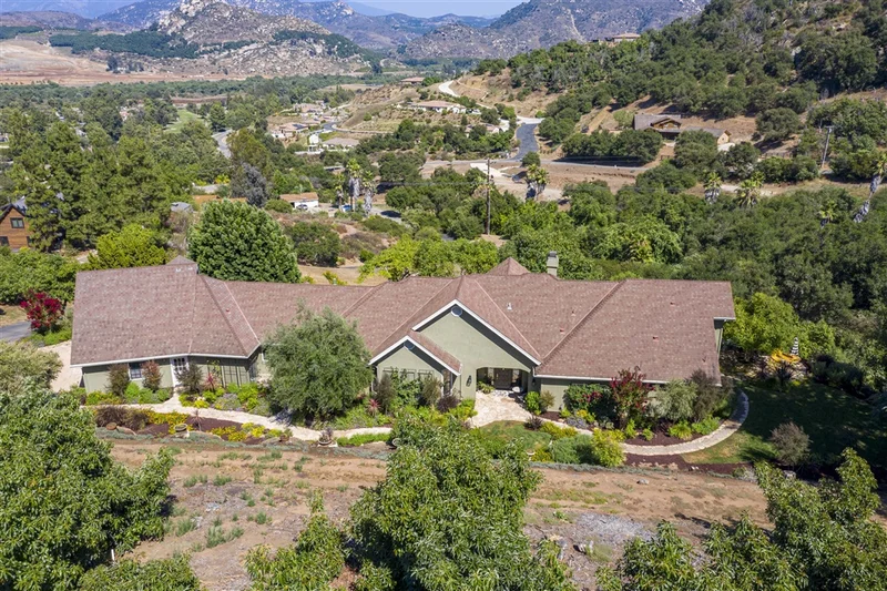 2691 Daisy Ln, Fallbrook, CA 92028