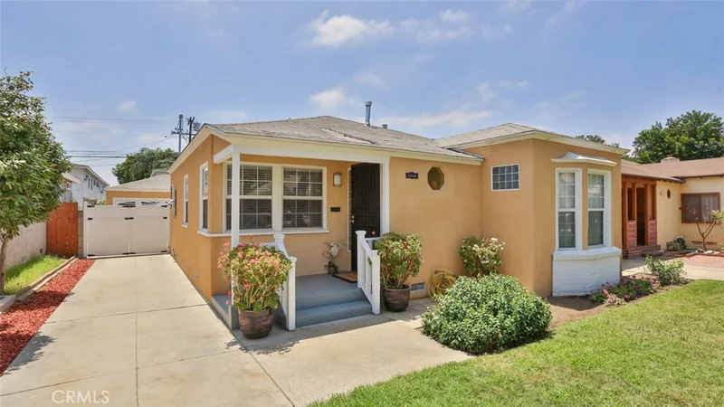 2556 Iowa, South Gate, CA 90280