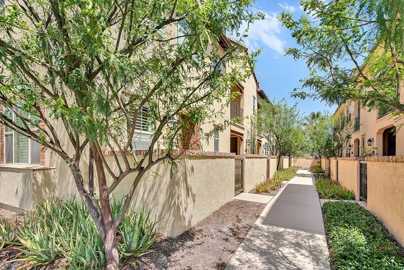 910 El Paseo, Lake Forest, CA 92610