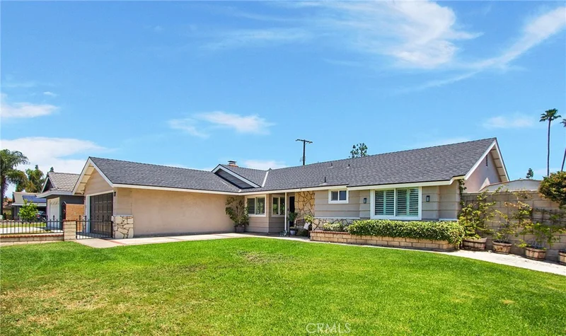 2711 Beechwood, Orange, CA 92865