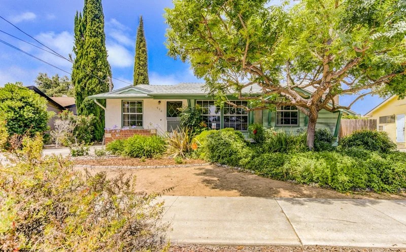906 Alveda, El Cajon, CA 92019