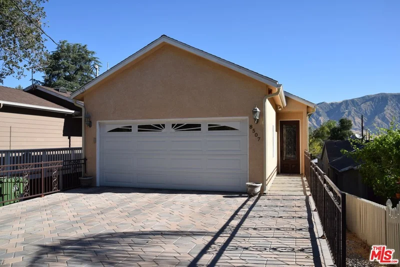 8507 Day, Sunland, CA 91040