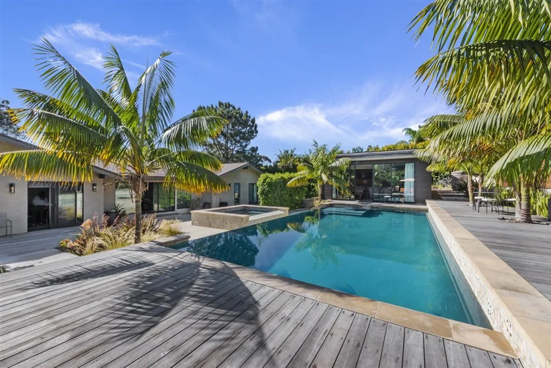 1000 Crest Drive, Encinitas, CA 92024