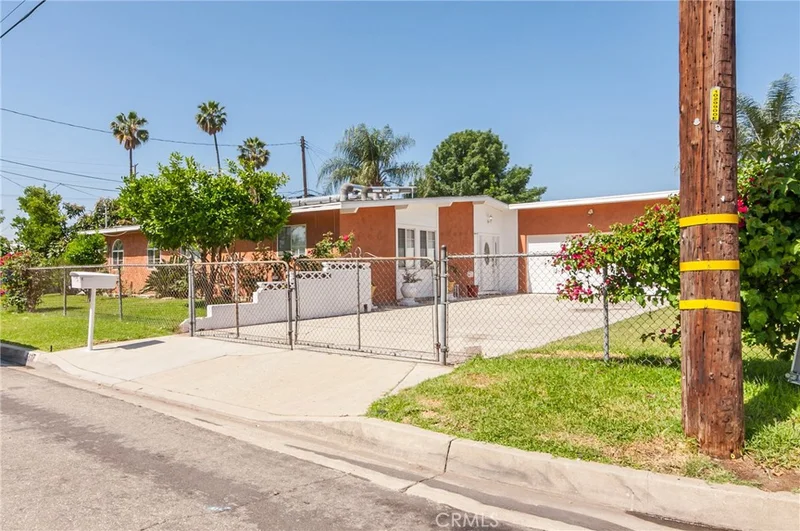 5617 Glenfinnan, Azusa, CA 91702