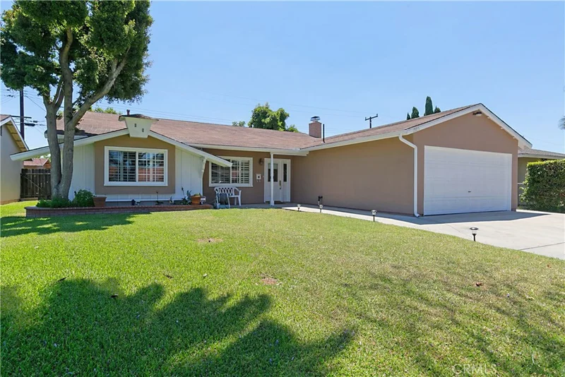 1905 Sullivan, Santa Ana, CA 92704