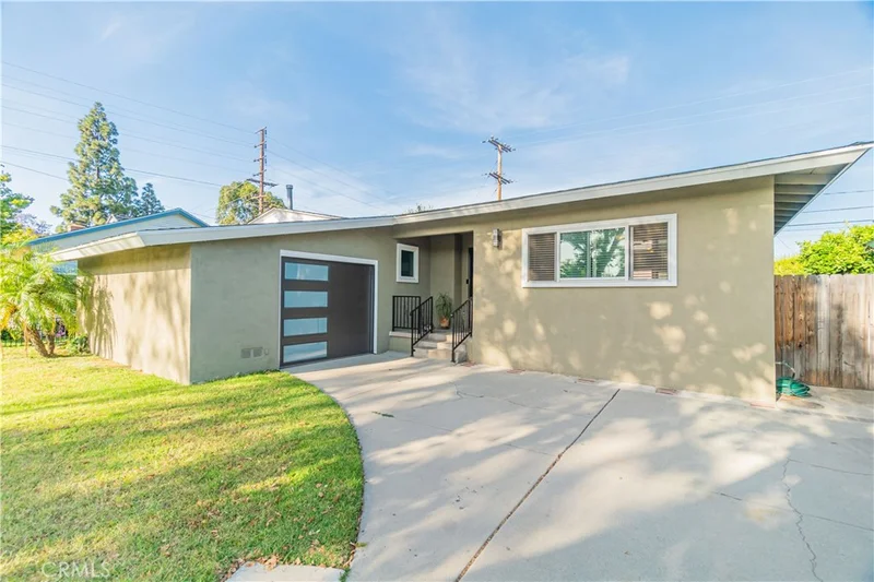 2940 Knoxville, Long Beach, CA 90815