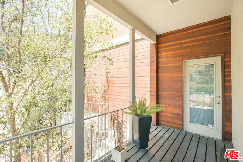 8529 Ridpath, Los Angeles, CA 90046