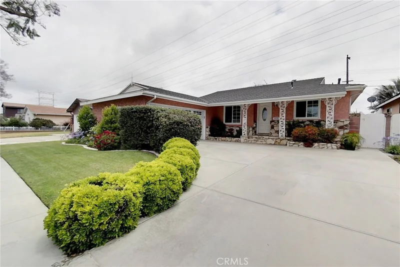 908 Stevely, Long Beach, CA 90815