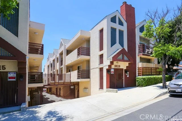 10119 Pinewood #108, Tujunga, CA 91042