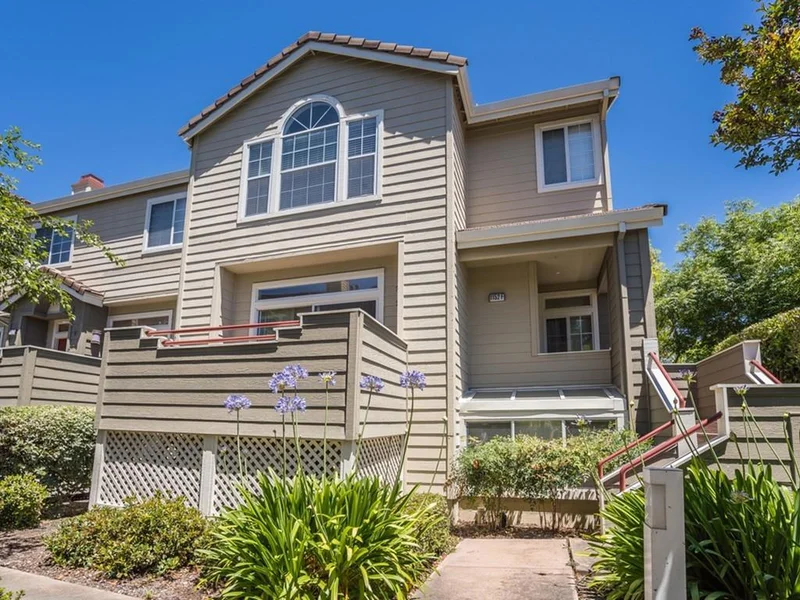 1152 La Rochelle #F, Sunnyvale, CA 94089