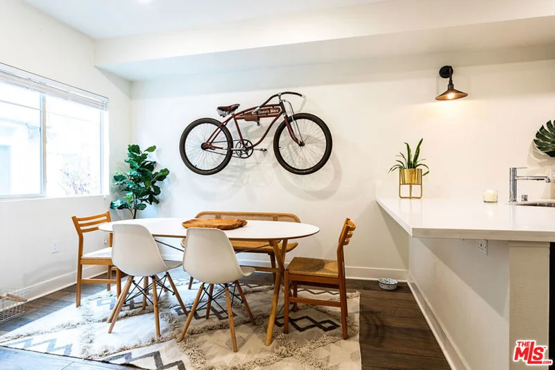 2972 Ripple #103, Los Angeles, CA 90039