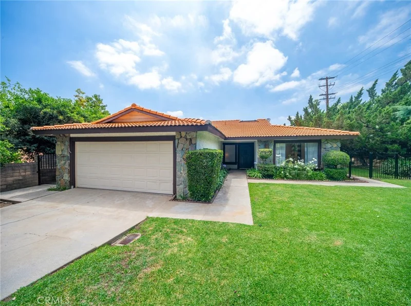 1049 Whispering Oaks, Arcadia, CA 91006