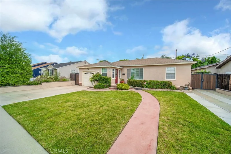 5463 Daggett, Long Beach, CA 90815