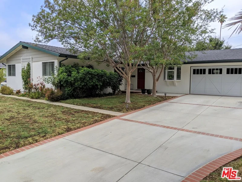 22923 Elkwood, West Hills, CA 91304