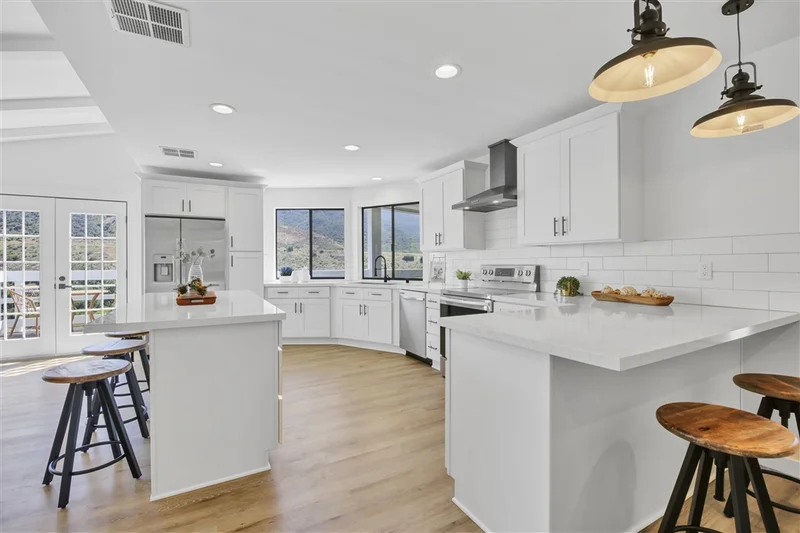8975 Lawrence Welk Drive #331, Escondido, CA 92026