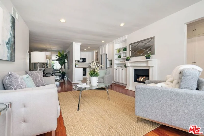 415 Montana #204, Santa Monica, CA 90403