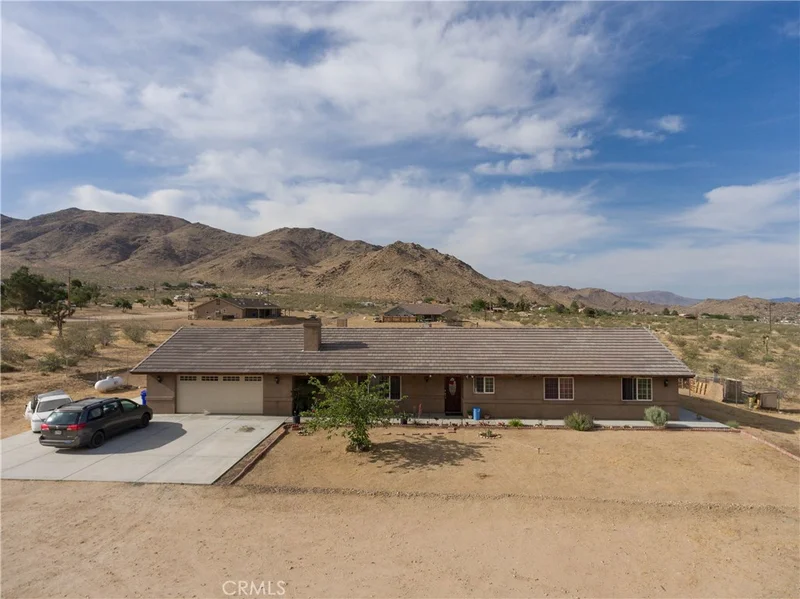 25389 Clark, Apple Valley, CA 92307