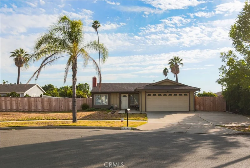 2742 Moorgate, Riverside, CA 92506