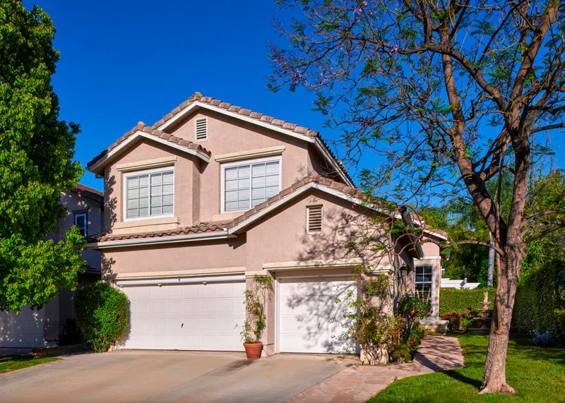 456 Cremona, Oak Park, CA 91377