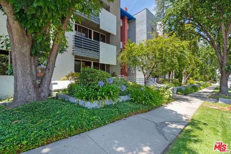 5151 Balboa #205, Encino, CA 91316