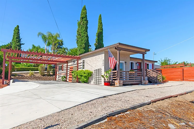 8564 Ellsworth Ln, Santee, CA 92071