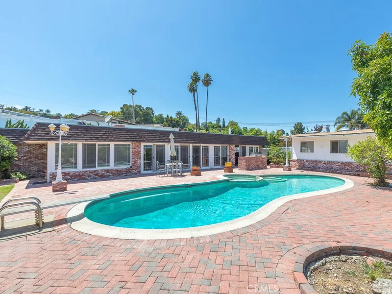 1 Saddle, Rancho Palos Verdes, CA 90275