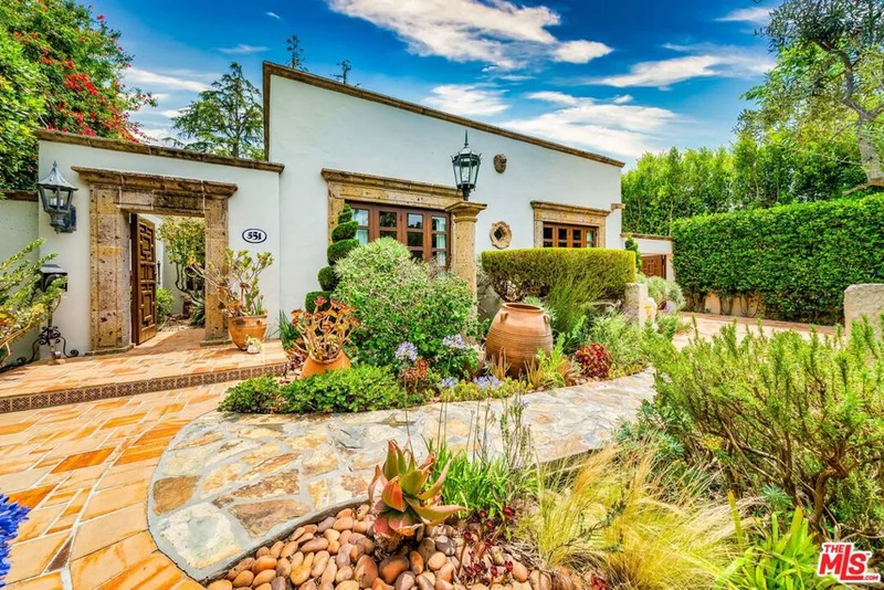 551 26th, Santa Monica, CA 90402
