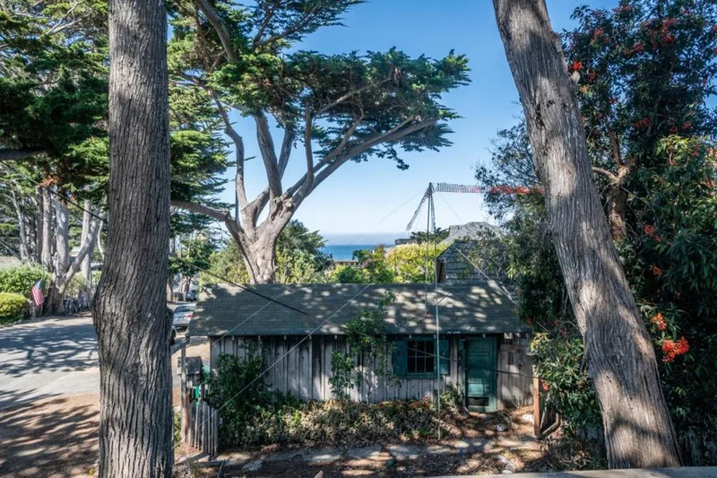 2575 14th, Carmel, CA 93923