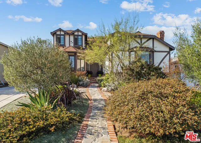 7819 Airlane, Los Angeles, CA 90045