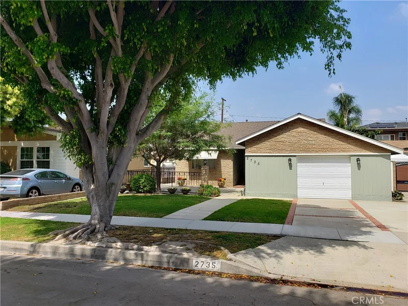 2735 Petaluma, Long Beach, CA 90815