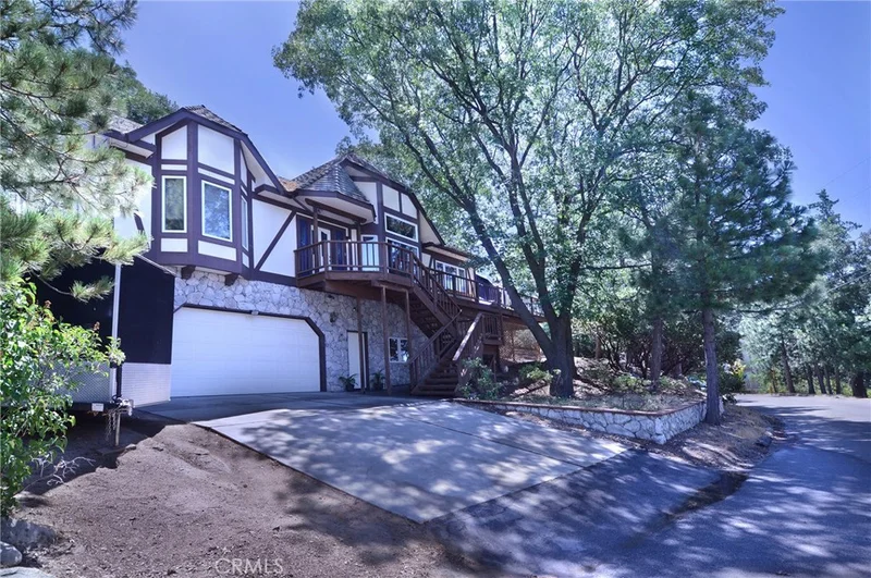 1229 Montreal, Lake Arrowhead, CA 92352