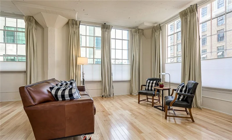 420 San Pedro #212, Los Angeles, CA 90013