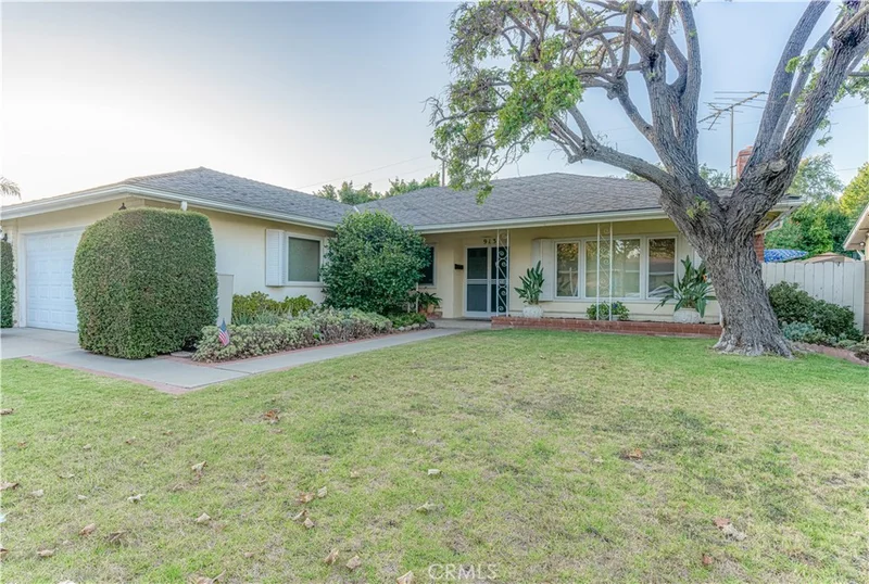 913 21st, Santa Ana, CA 92706